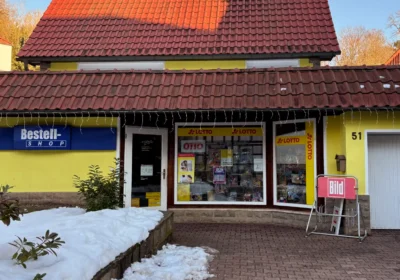 Außenansicvht des kleinen Bestell-Shops in Neustadt.